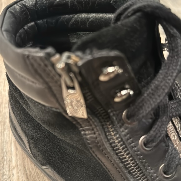 Versace shoes size 10 - Picture 3 of 11